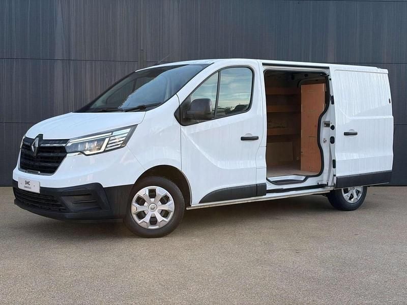 Begagnad Renault Trafic Business 2023 Vit Minibuss