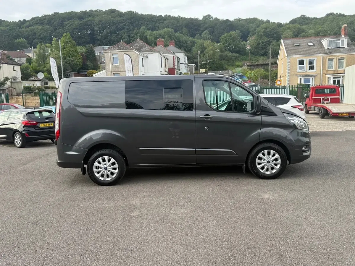 Used Ford Transit Custom Limited 170 HP (125 kW) 2023 Grey Van