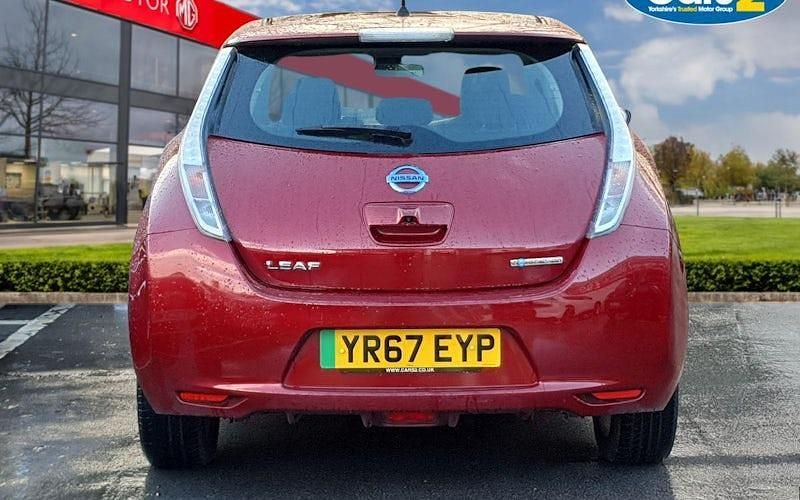 Used Nissan Leaf Acenta 80 kW (109 HP) 2017 Red Hatchback