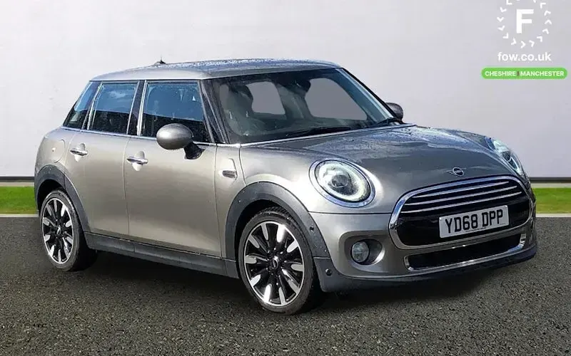Używany Mini Cooper Comfort 136 KM (100 kW) 2019 Hatchback