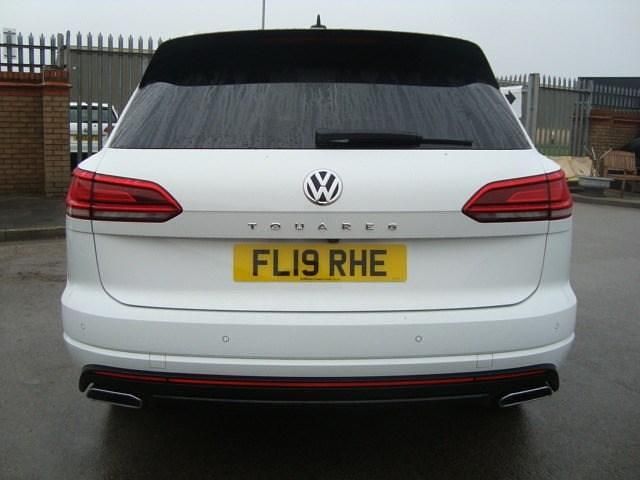 Used VW Touareg R-line 286 HP (210 kW) 2019 White SUV