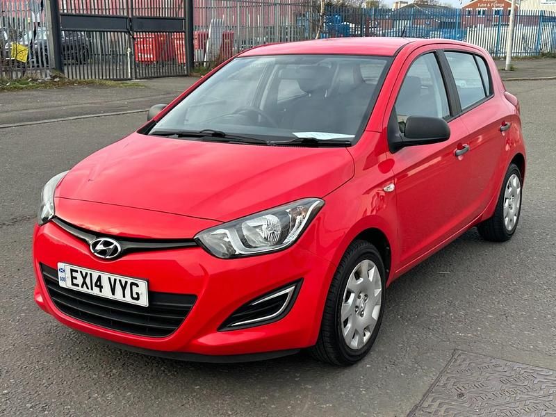 Used Hyundai i20 Classic 2014 Red Hatchback