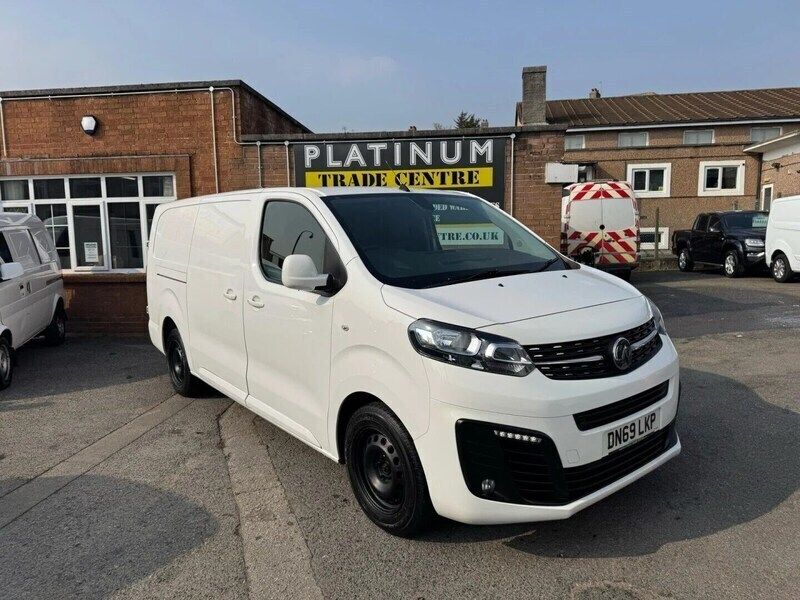 White Used 2019 Vauxhall Vivaro Sportive Van | £8,695 (Fair price) - Image 1/4
