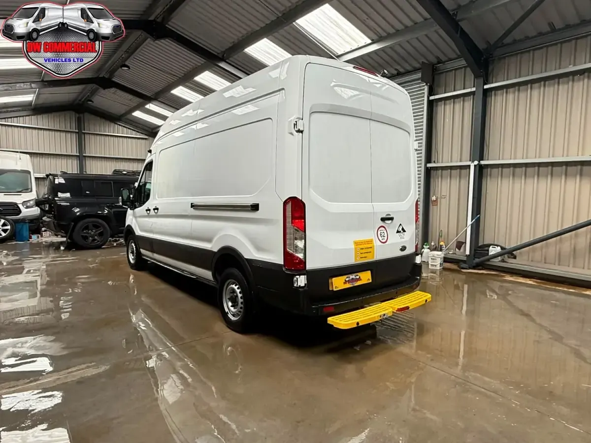 Used Ford Transit 130 HP (95 kW) 2022 White Van