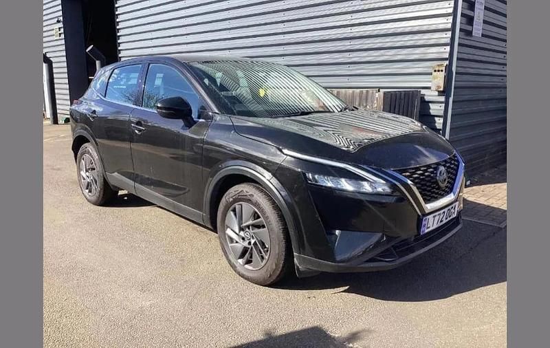 Used Nissan Qashqai Acenta Premium 155 HP (114 kW) 2022 Black SUV