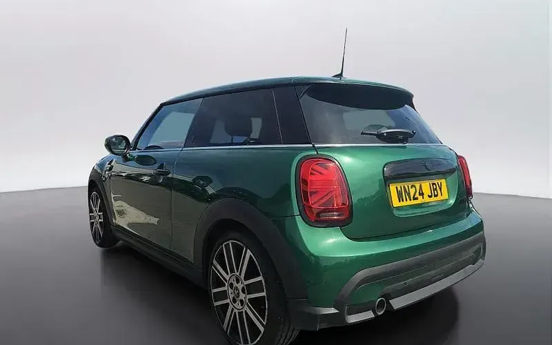 Used Mini Cooper Exclusive 136 HP (100 kW) 2022 Hatchback
