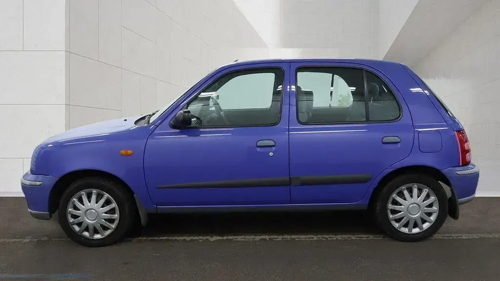 Used Nissan Micra SE 60 HP (44 kW) 2002 Blue Hatchback