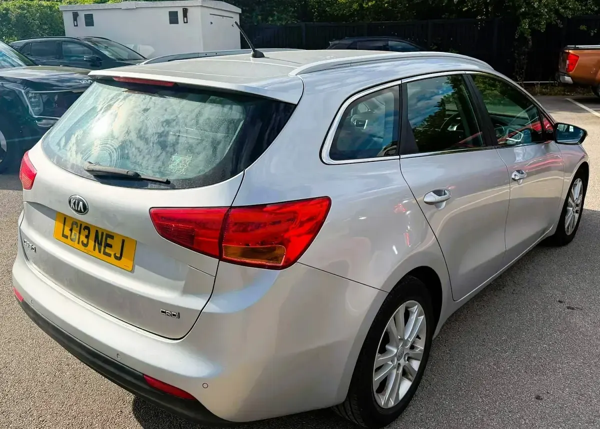 Used Kia Ceed Sportswagon 126 HP (92 kW) 2013 Silver Estate