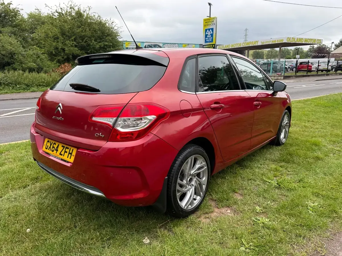 Used Citroën C4 SELECTION 2014 Red Hatchback