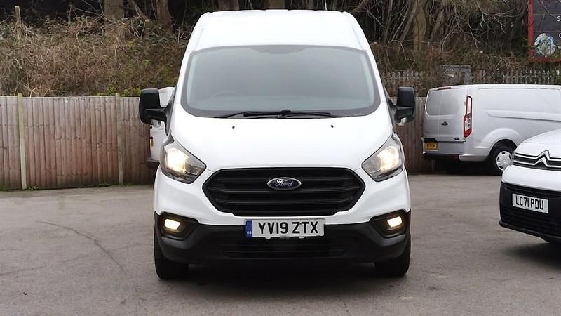 Used Ford Transit Custom 105 HP (77 kW) 2019 White Van