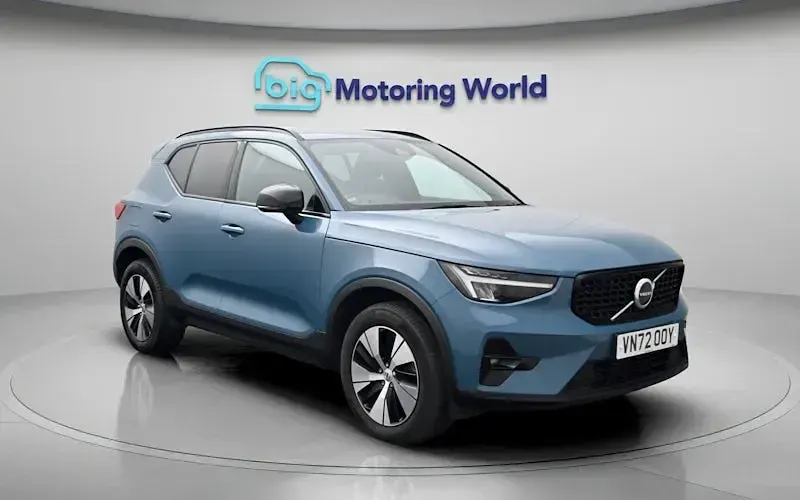 Used Volvo XC40 Plus 211 HP (155 kW) 2022 Blue SUV