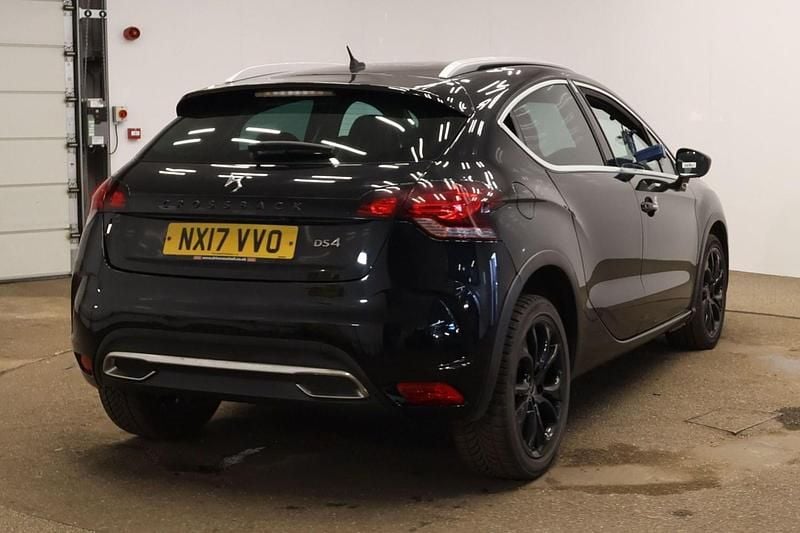 Used DS Automobiles DS4 120 HP (88 kW) 2017 Black Hatchback