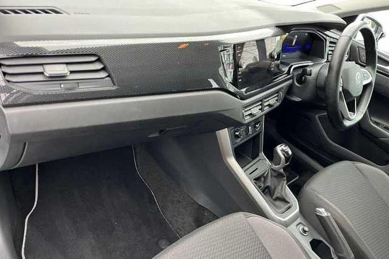 Used VW Polo Life 95 HP (69 kW) 2024 White Hatchback