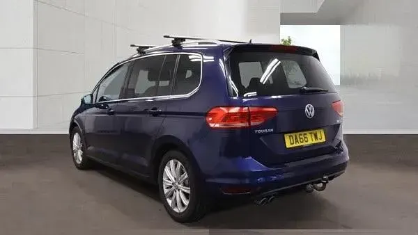 Used VW Touran SEL 190 HP (139 kW) 2016 Blue MPV