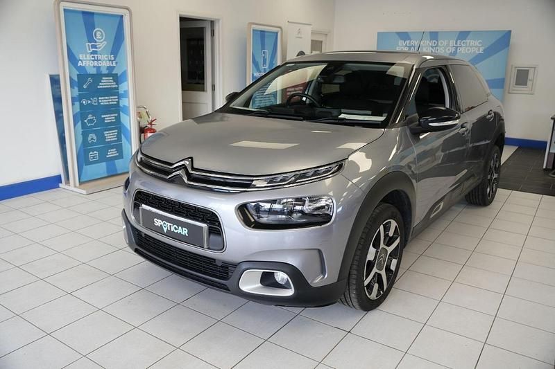 Usado Citroën C4 Cactus Flair 108 HP (79 kW) 2019 Cinzento Citadino