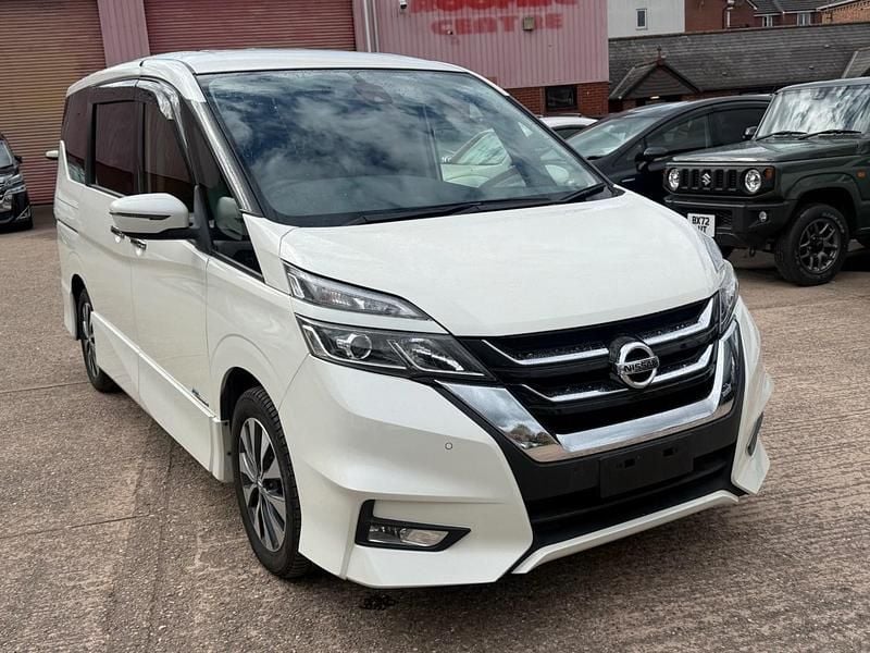 Used Nissan Serena 2017 White MPV