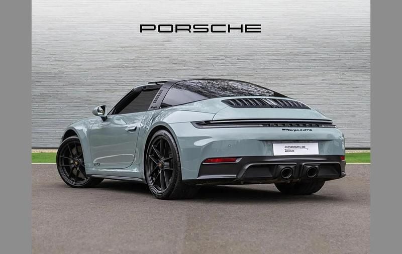 Used Porsche 911 534 HP (392 kW) 2025 Green Cabriolet