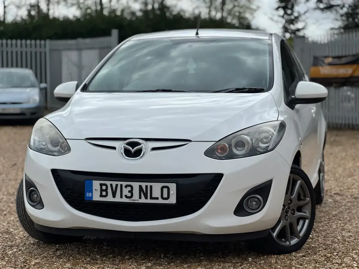 Usado Mazda 2 Edition 2013 Branco Citadino
