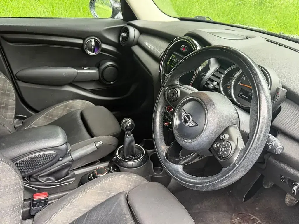 Used Mini Cooper Hatch 136 HP (100 kW) 2017 Grey Hatchback