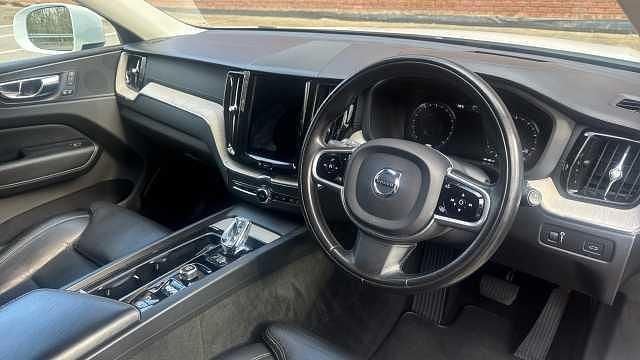 Used Volvo XC60 Inscription 250 HP (183 kW) 2020 White SUV