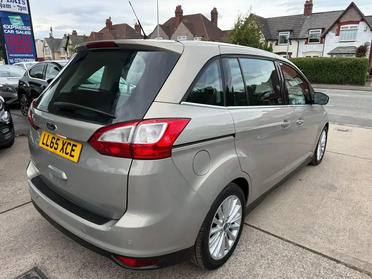 Used Ford Grand C-Max Titanium 2015 Silver MPV