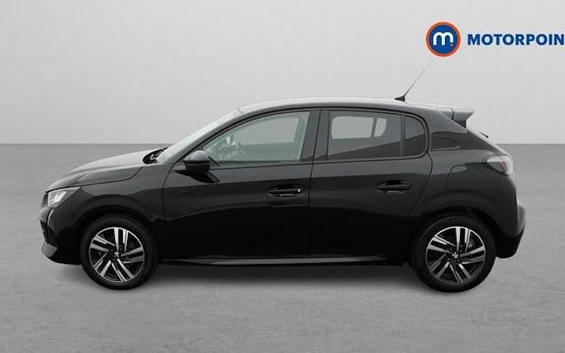 Used Peugeot 208 Allure+ 102 HP (75 kW) 2023 Black Hatchback