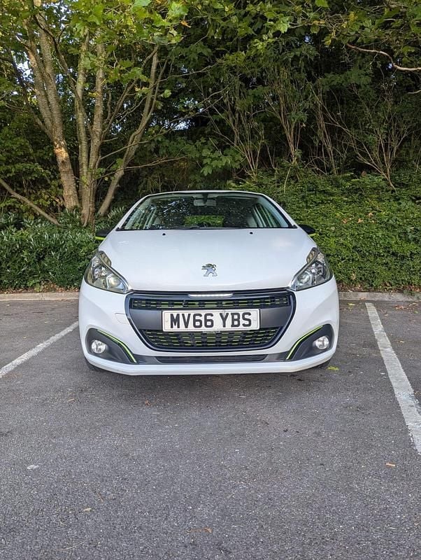 Used Peugeot 208 Active 2016 White Hatchback