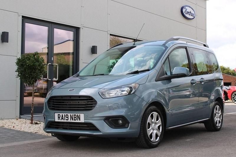 Blue Used 2019 Ford Tourneo Courier Zetec MPV | £10,514 (Fair price) - Image 1/4