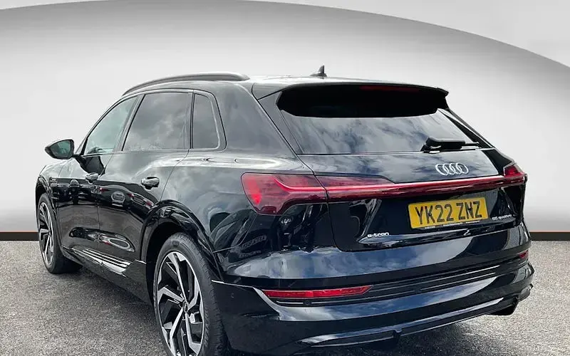 Usado Audi e-tron Black Edition 300 kW (408 CV) 2022 Negro SUV