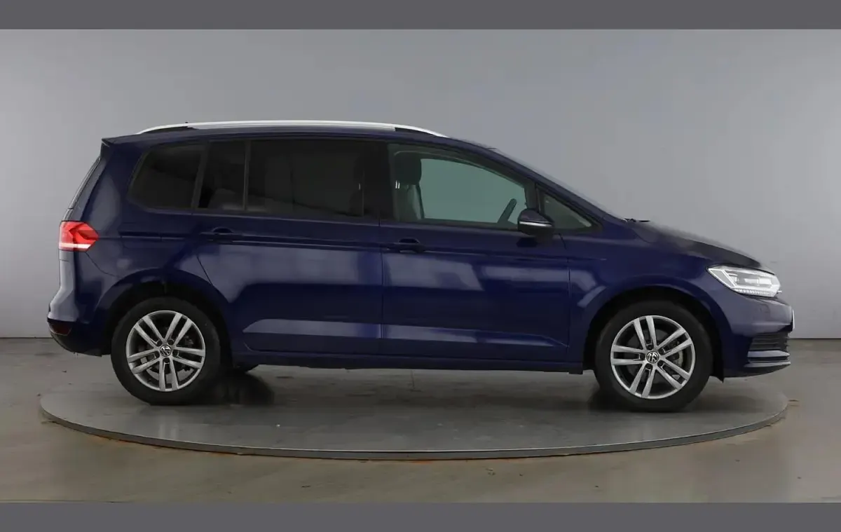 Used VW Touran Match 150 HP (110 kW) 2024 Blue MPV