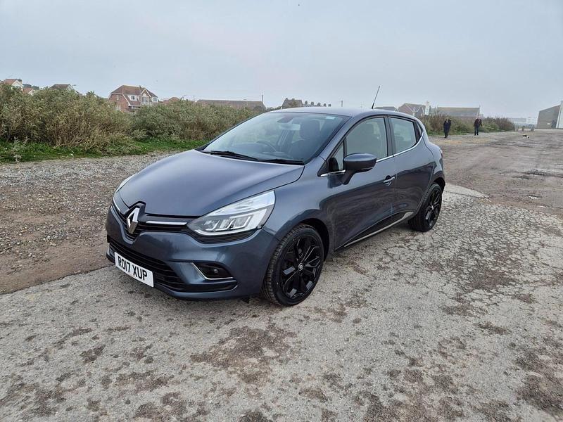 Used Renault Clio IV Dynamique 2017 Grey Hatchback