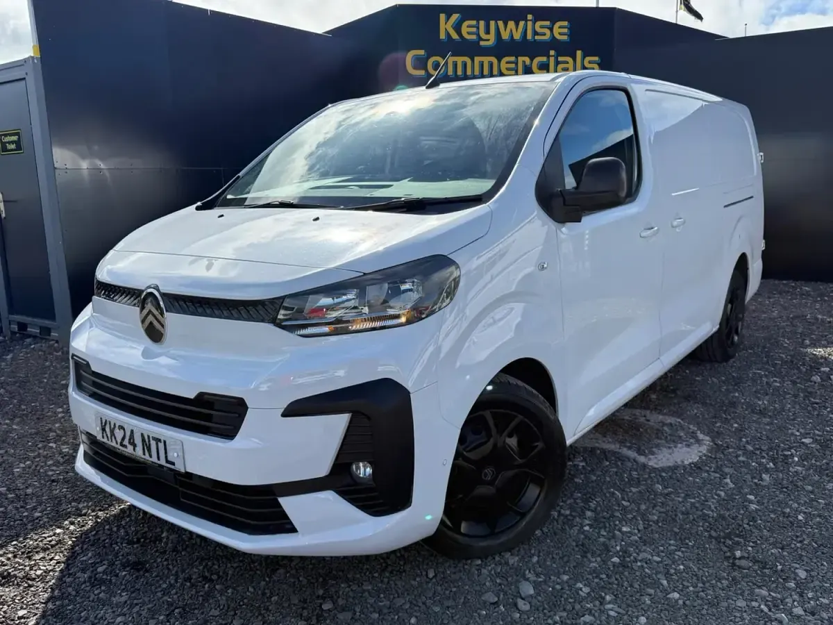 Used Citroën Dispatch 120 HP (88 kW) 2024 White MPV
