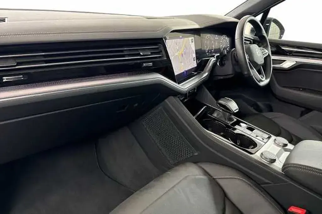 Used VW Touareg Black Edition 340 HP (250 kW) 2022 White SUV