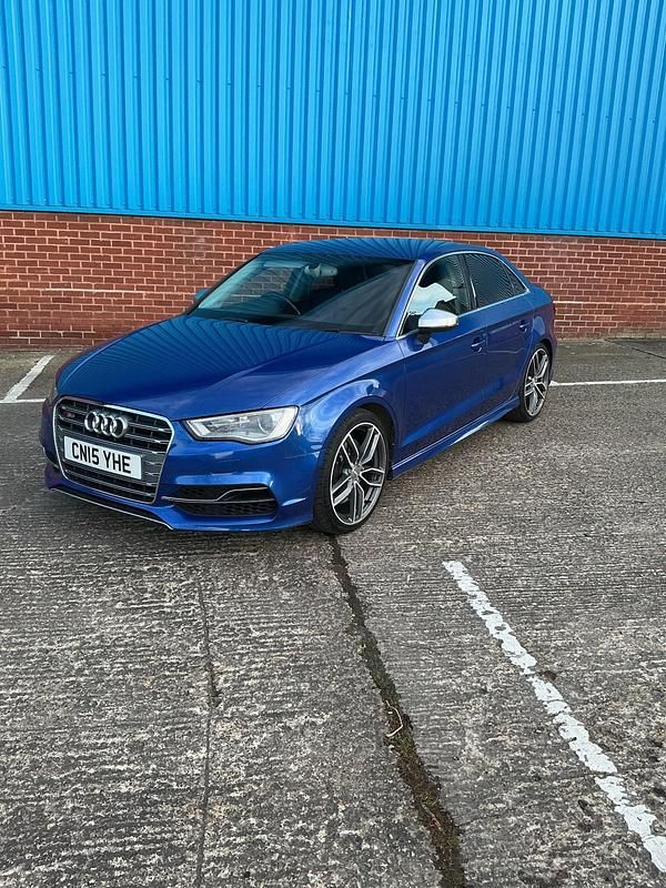 Begagnad Audi A3 310 HK (228 kW) 2015 Blå Sedan