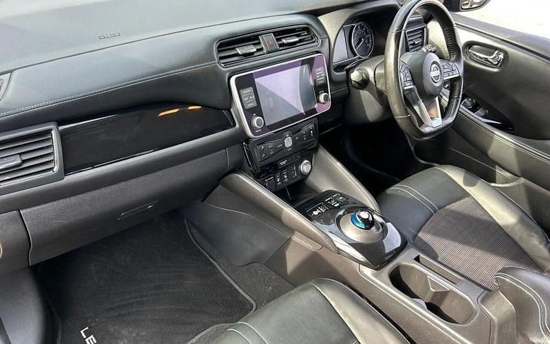 Used Nissan Leaf N-Connecta 110 kW (150 HP) 2025 Hatchback