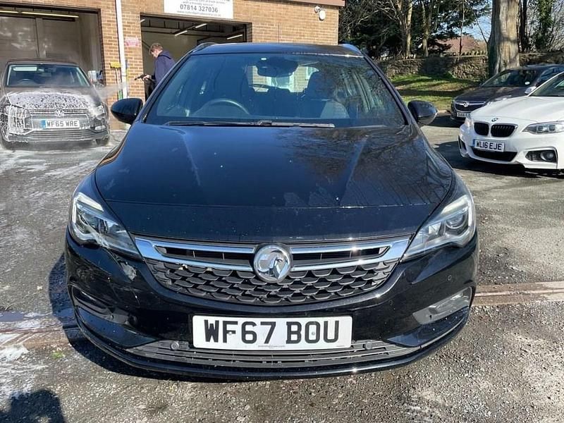 Used Vauxhall Astra SRi 150 HP (110 kW) 2017 Black Estate