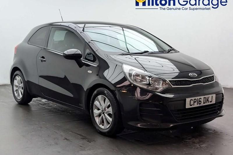 Used Kia Rio 84 HP (61 kW) 2016 Black Hatchback