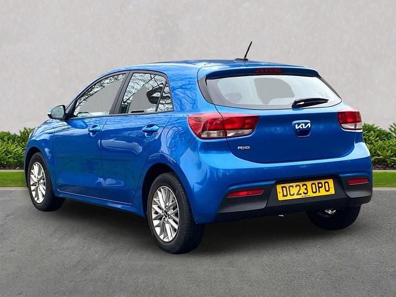 Used Kia Rio 83 HP (61 kW) 2023 Blue Hatchback