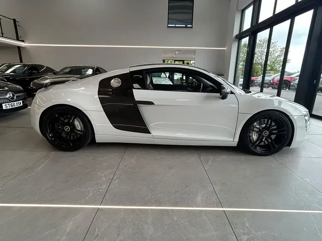 Used Audi R8 Coupé 420 HP (308 kW) 2009 White Coupe