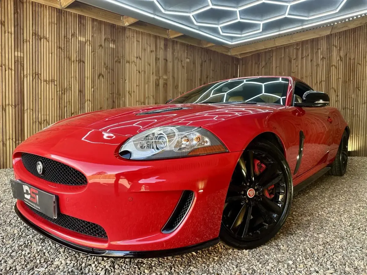 Usado Jaguar XK Supercharged 510 HP (375 kW) 2011 Vermelho Coupé
