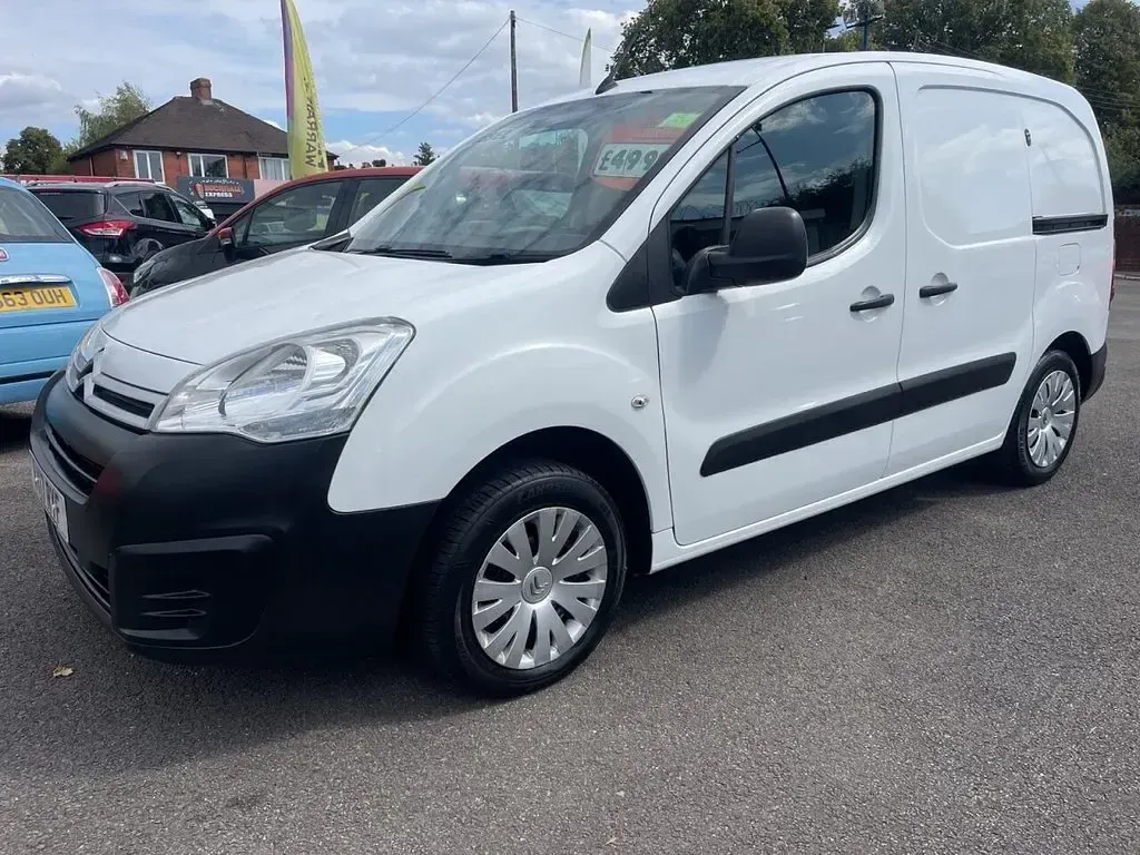 Used Citroën Berlingo 75 HP (55 kW) 2017 White MPV
