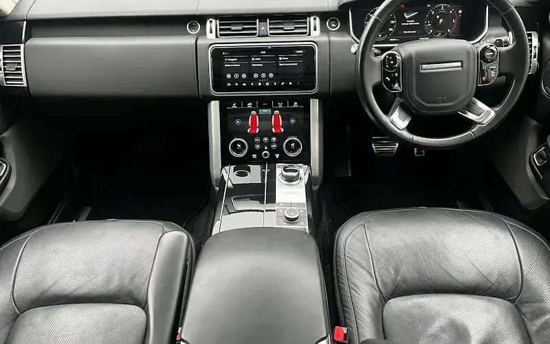 Used Land Rover Range Rover 275 HP (202 kW) 2020 Black SUV