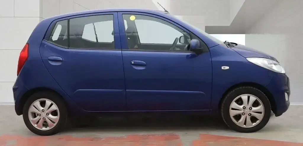 Used Hyundai i10 Active 83 HP (61 kW) 2013 Blue Hatchback