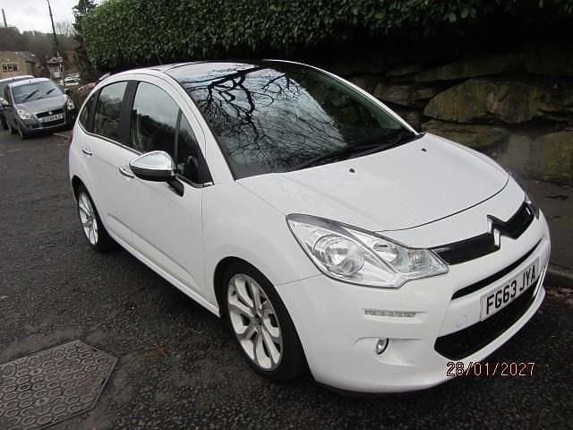 Used Citroën C3 SELECTION 82 HP (60 kW) 2013 White Hatchback