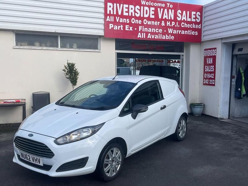 Used Ford Fiesta 2013 White Hatchback