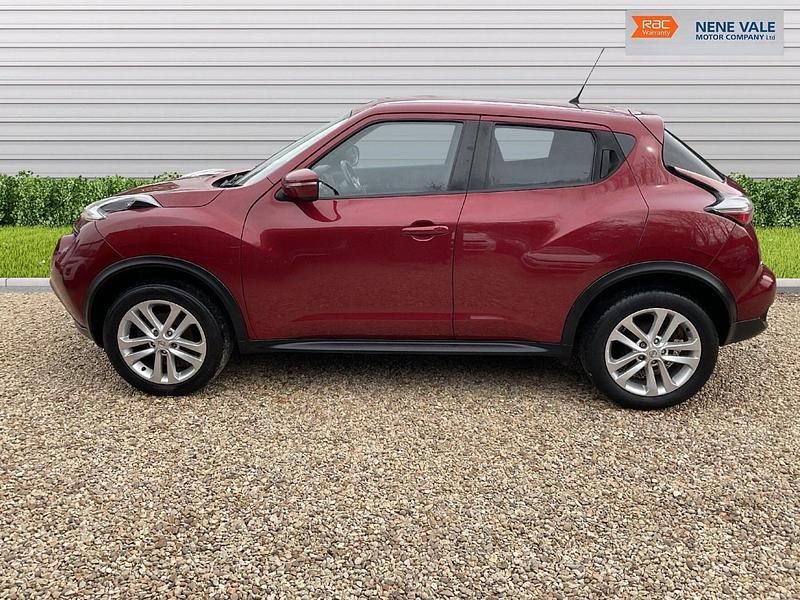 Used Nissan Juke N-Connecta 110 HP (80 kW) 2016 Red SUV