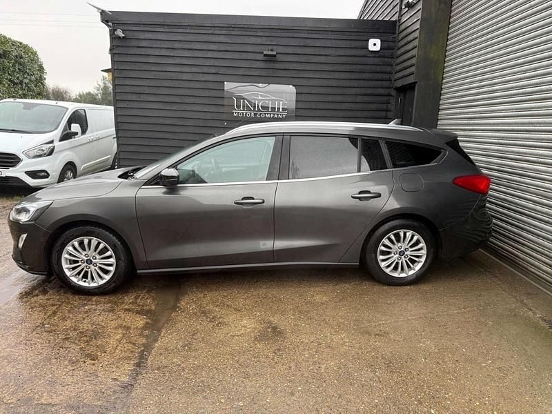 Used Ford Focus Titanium 125 HP (91 kW) 2019 Grey Estate