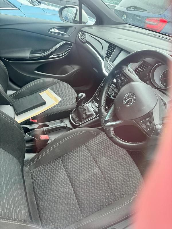 Second-hand Vauxhall Astra SRi 150 CP (110 kW) 2016 Alb Hatchback