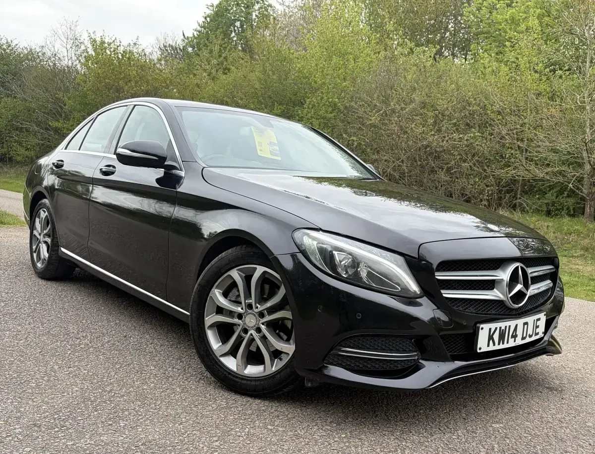 Usado Mercedes C200 184 CV (135 kW) 2014 Negro Berlina