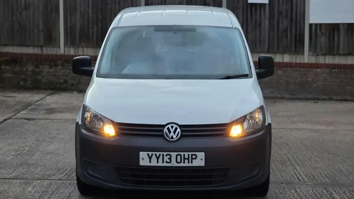 Usado VW Caddy Maxi 140 HP (102 kW) 2013 Branco Monovolume